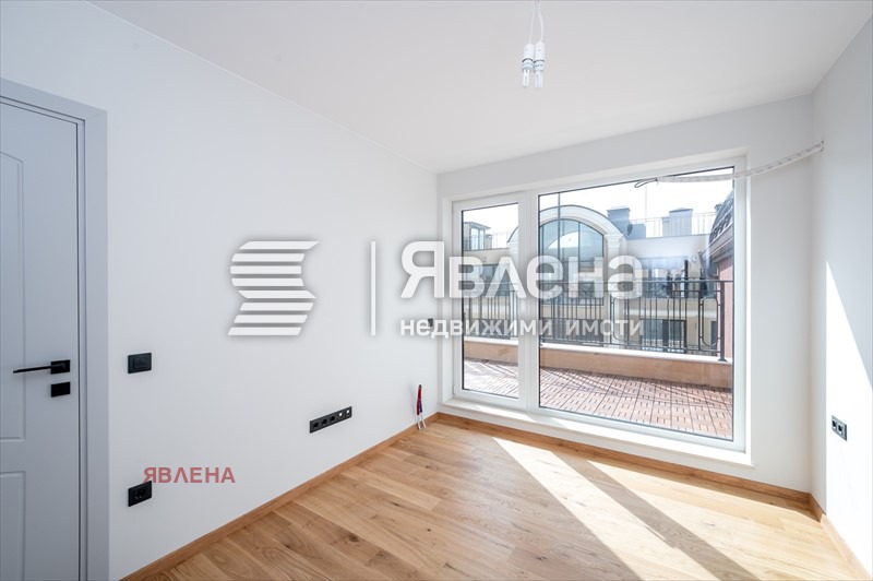 Na prodej  2 ložnice Sofia , Centar , 132 m2 | 26011619 - obraz [7]