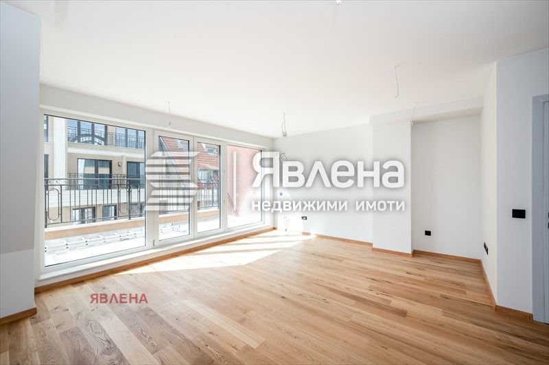 Na prodej  2 ložnice Sofia , Centar , 132 m2 | 26011619 - obraz [2]