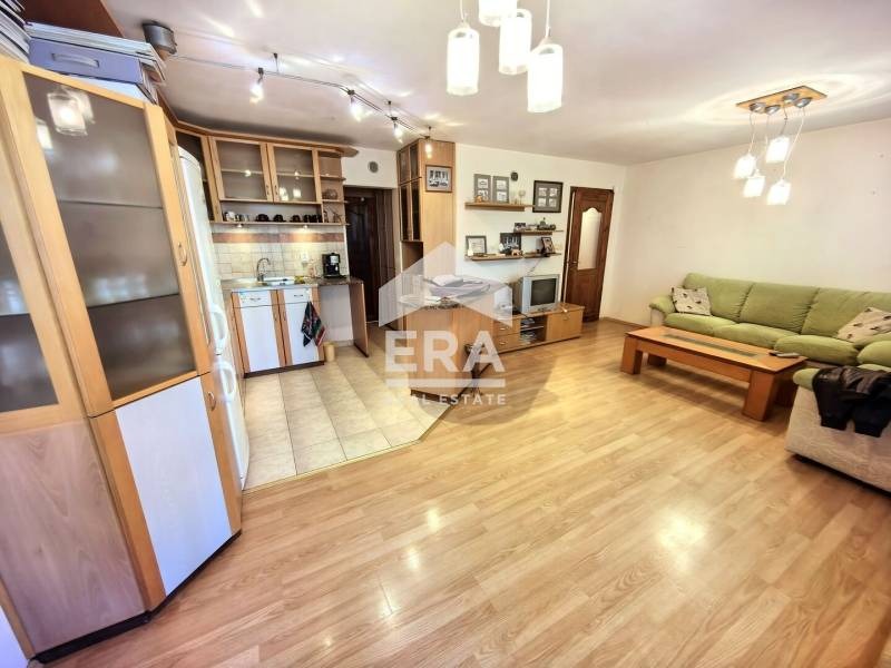 Продава 3-СТАЕН, гр. Велико Търново, Център, снимка 3 - Апартаменти - 53087810