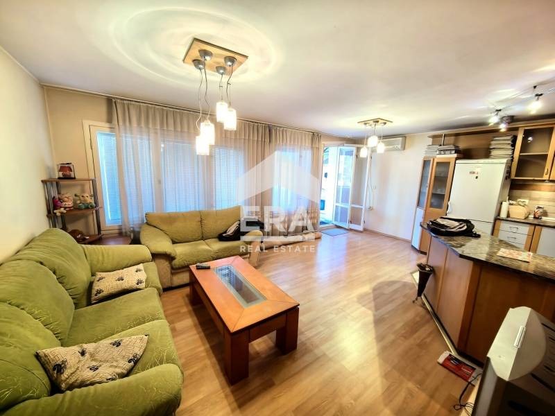 Продава 3-СТАЕН, гр. Велико Търново, Център, снимка 2 - Апартаменти - 53087810