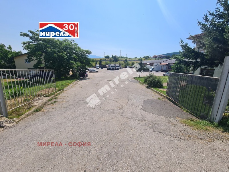 Продава  Парцел град Перник , Калкас , 4500 кв.м | 86013814