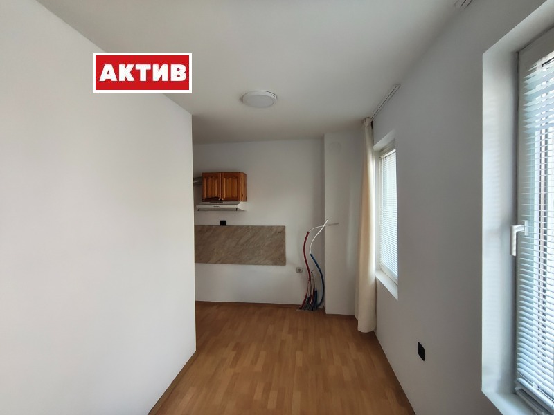 Продава 2-СТАЕН, гр. Търговище, Вароша, снимка 2 - Апартаменти - 52740894