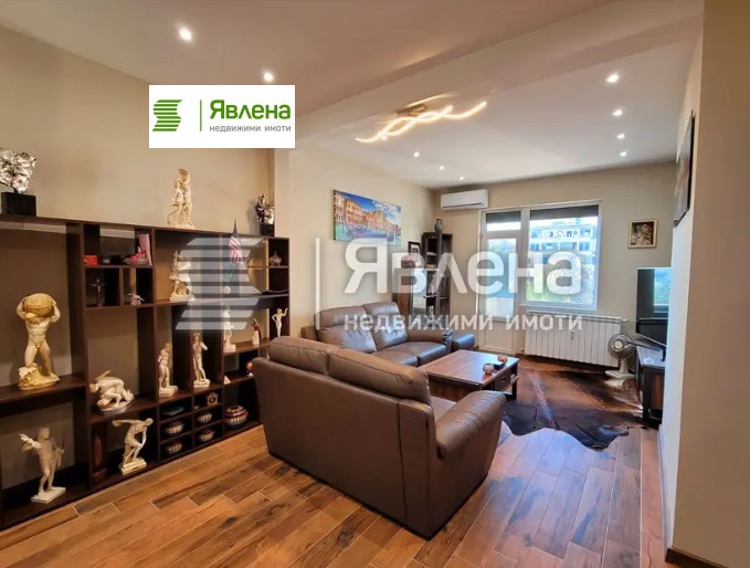 Продава 2-СТАЕН, гр. София, Център, снимка 2 - Апартаменти - 54843903