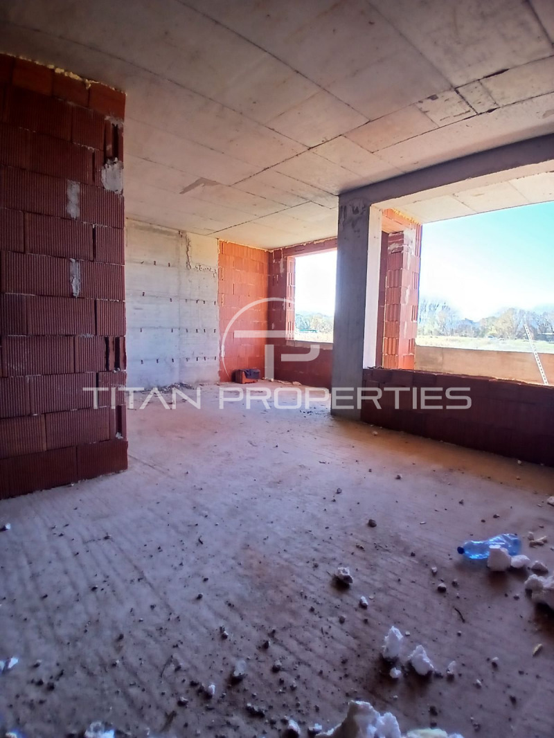 Продава 3-СТАЕН, гр. Пловдив, Прослав, снимка 2 - Апартаменти - 52637485