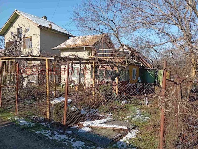 Продава ВИЛА, гр. Търговище, Вилна зона