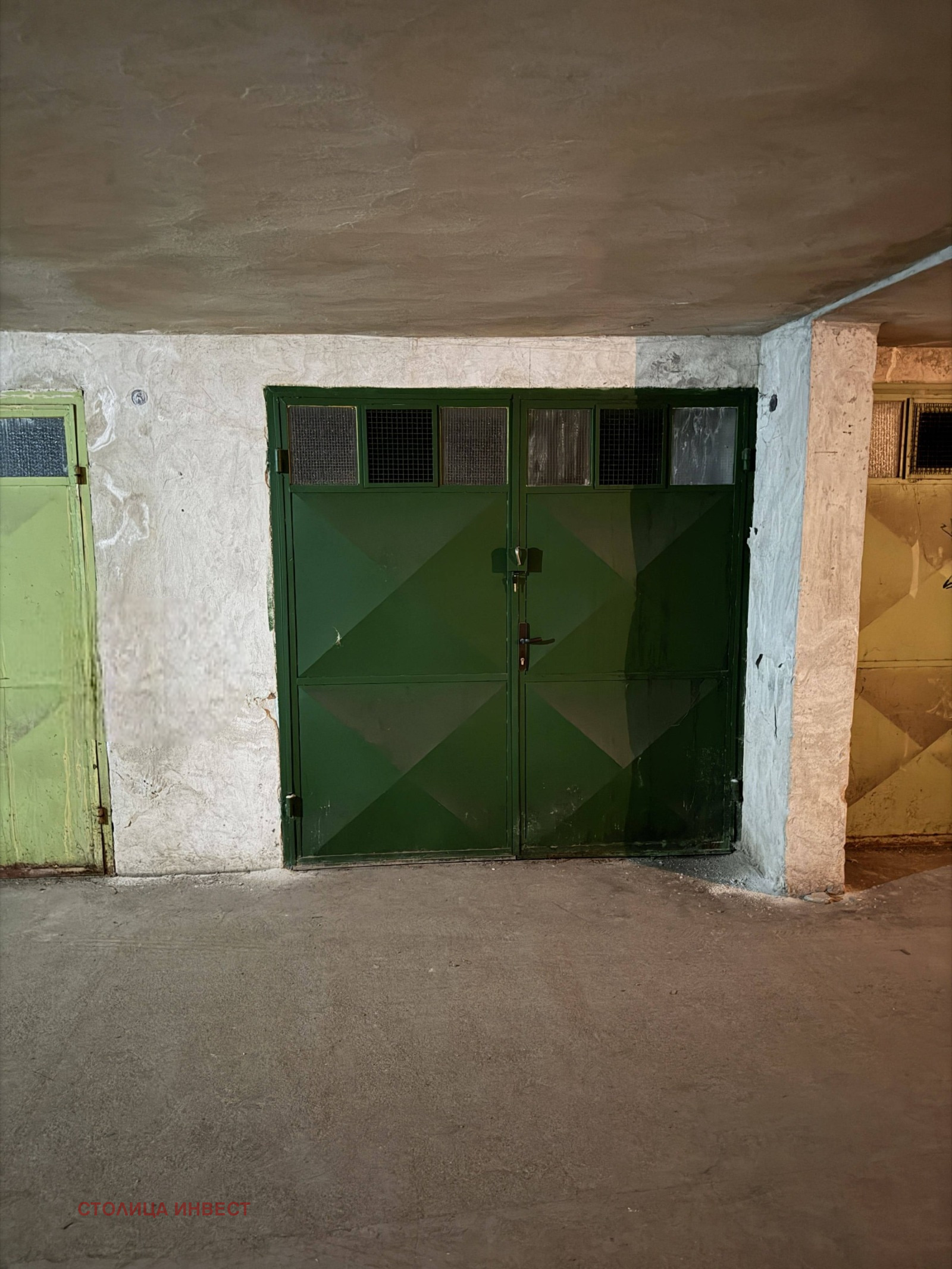 Продава ГАРАЖ, ПАРКОМЯСТО, гр. Русе, Широк център