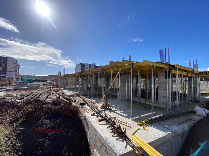 Продава 3-СТАЕН, гр. Перник, Изток, снимка 2 - Апартаменти - 53134296