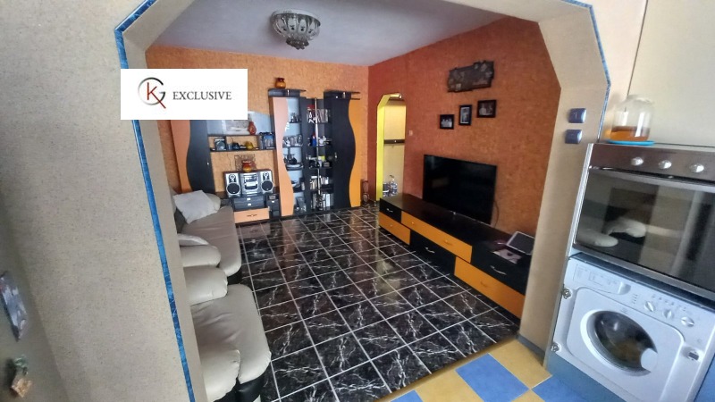 Продава  3-стаен град Шумен , Тракия , 82 кв.м | 21628539