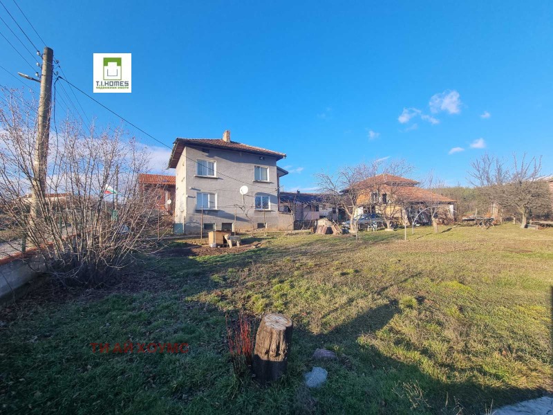 Продава КЪЩА, с. Вакарел, област София област