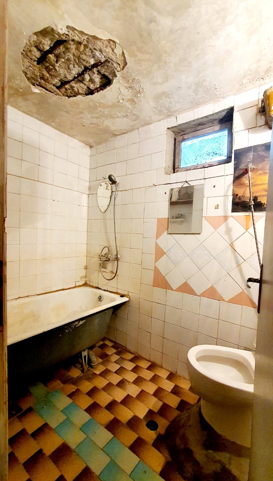 Продава КЪЩА, гр. Вършец, област Монтана, снимка 15 - Къщи - 55022431