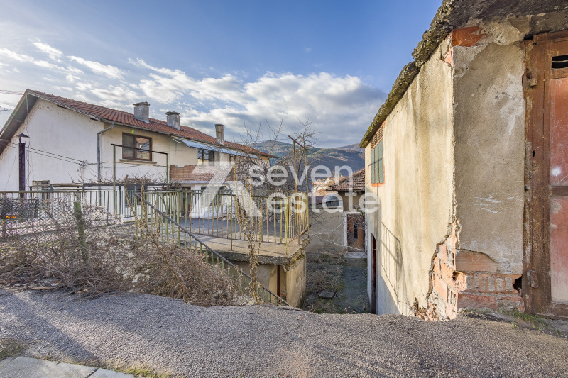 Продава КЪЩА, гр. Своге, област София област, снимка 3 - Къщи - 53035475