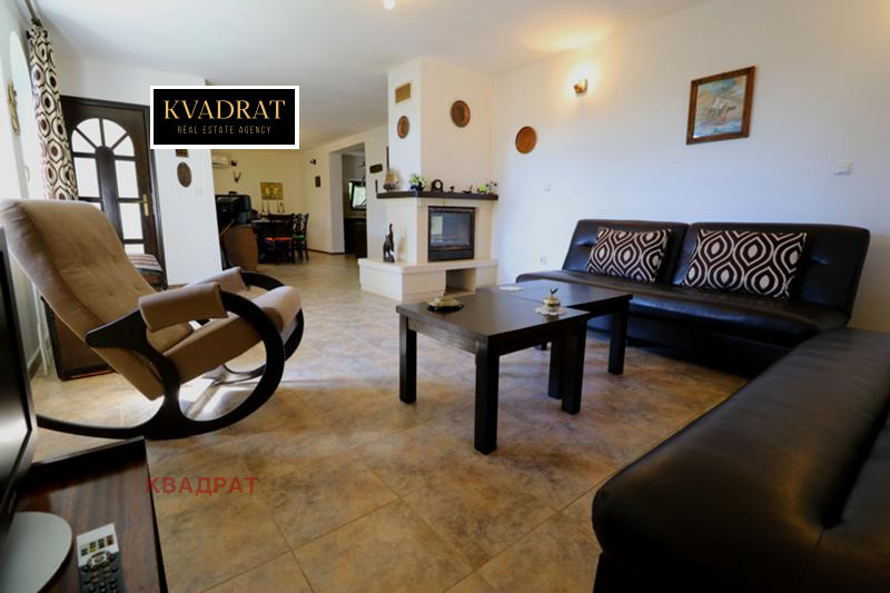 Продава КЪЩА, гр. Балчик, област Добрич, снимка 5 - Къщи - 53377504