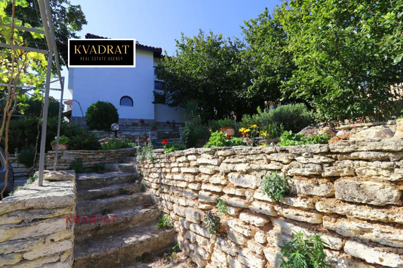 Продава КЪЩА, гр. Балчик, област Добрич, снимка 2 - Къщи - 53377504