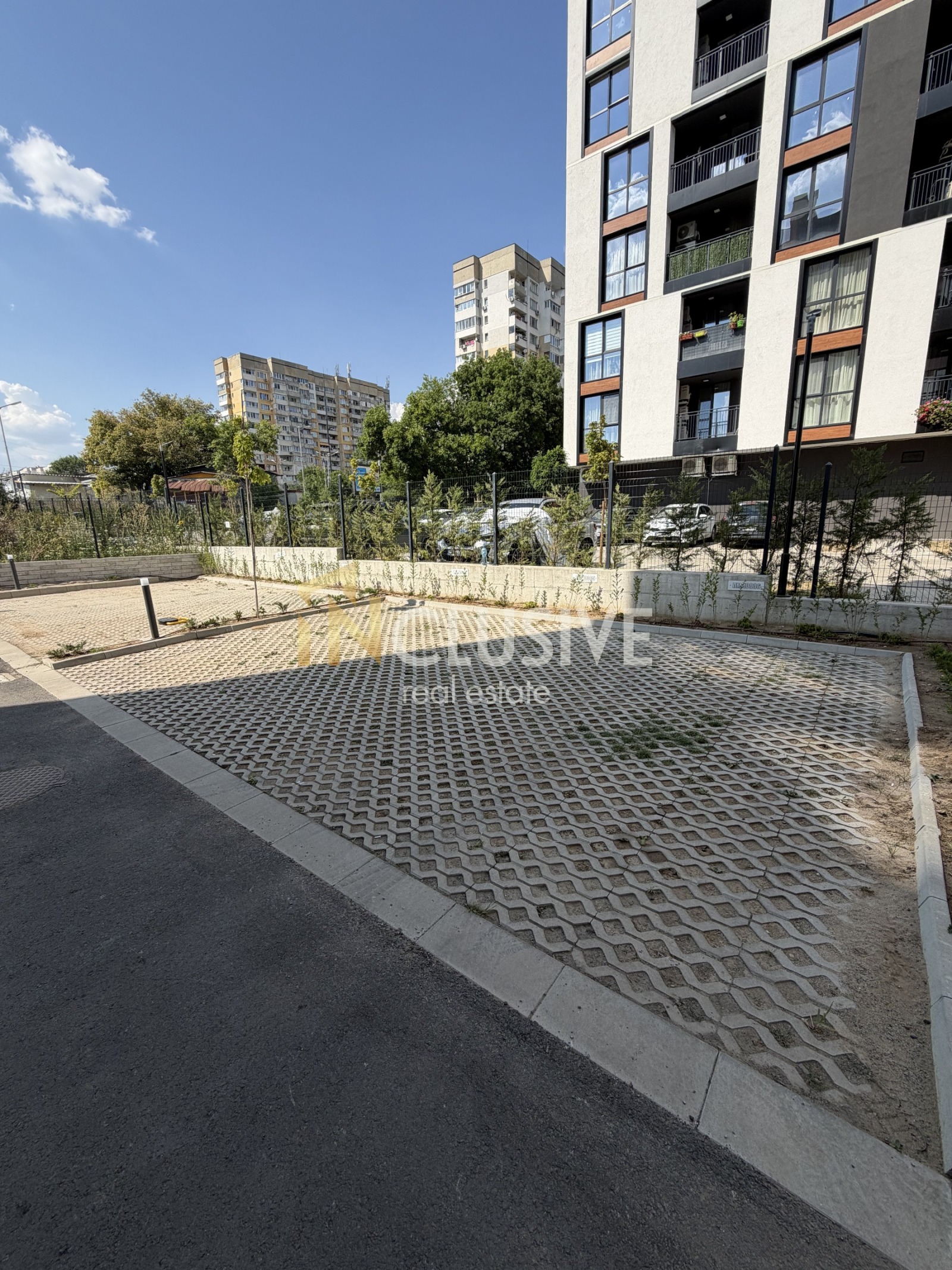 Продава ГАРАЖ, ПАРКОМЯСТО, гр. София, Люлин 5, снимка 7 - Гаражи и паркоместа - 55677172