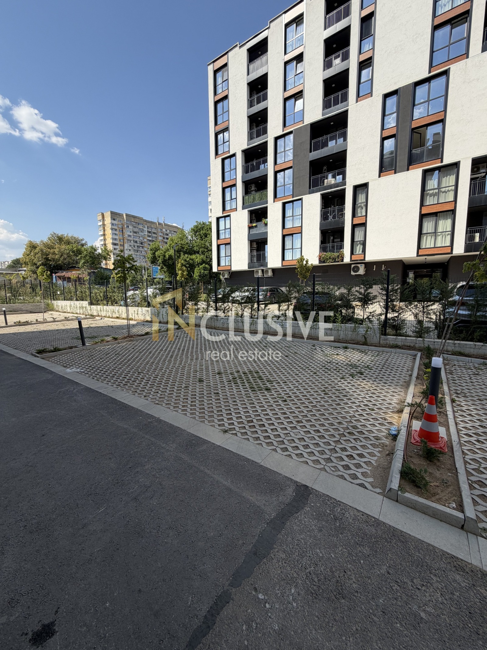 Продава ГАРАЖ, ПАРКОМЯСТО, гр. София, Люлин 5, снимка 6 - Гаражи и паркоместа - 55677172