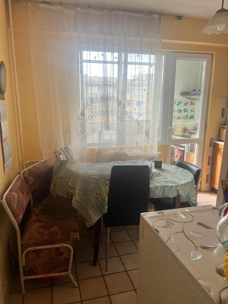 Na sprzedaż  2 sypialnie Ruse , Wazrażdane , 80 mkw | 27279367 - obraz [5]