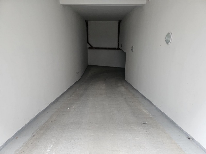 Продава ГАРАЖ, ПАРКОМЯСТО, гр. Кърджали, Възрожденци, снимка 4 - Гаражи и паркоместа - 52372625