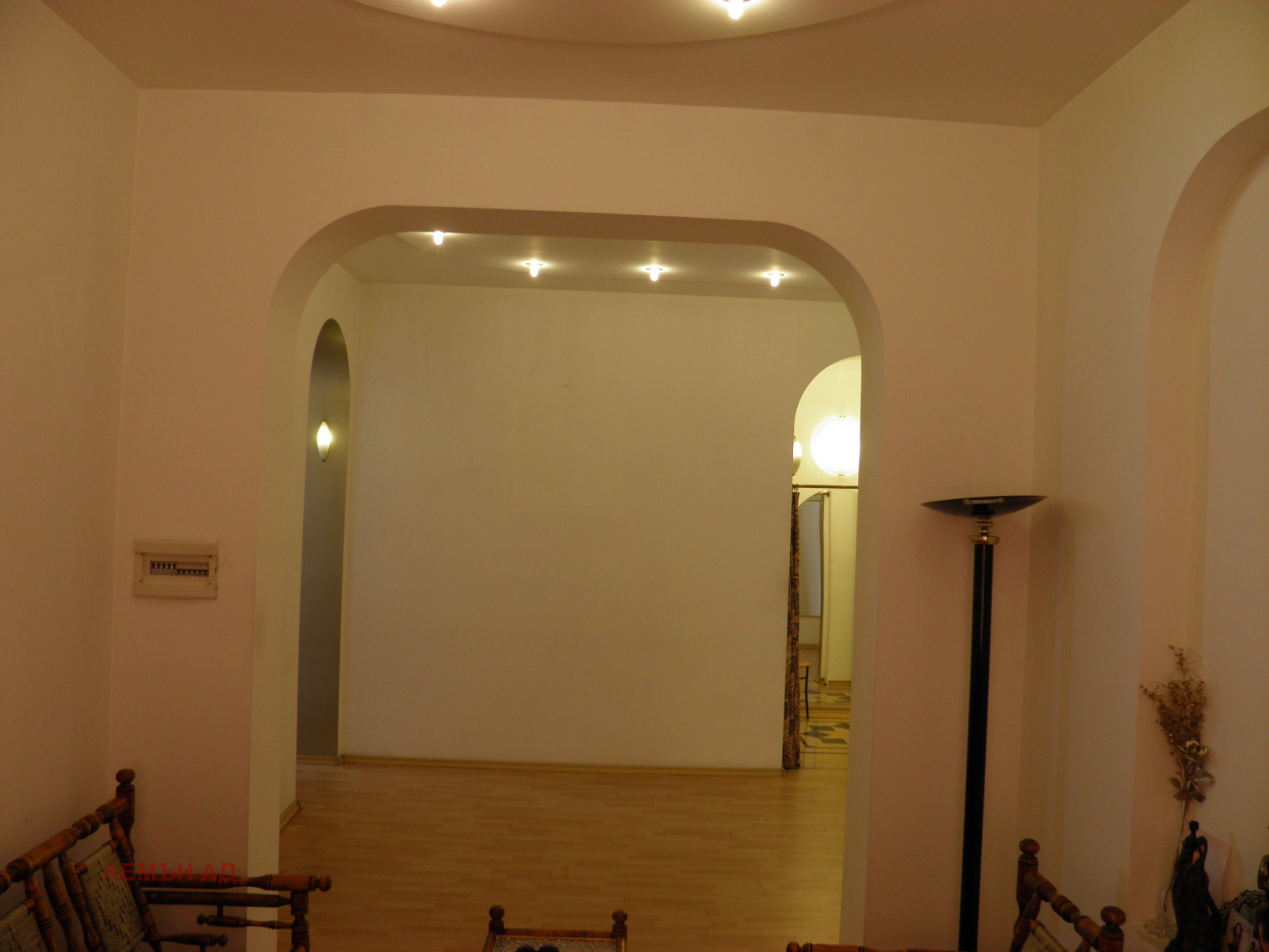 Продава ЕТАЖ ОТ КЪЩА, гр. София, Център, снимка 9 - Етаж от къща - 54248010