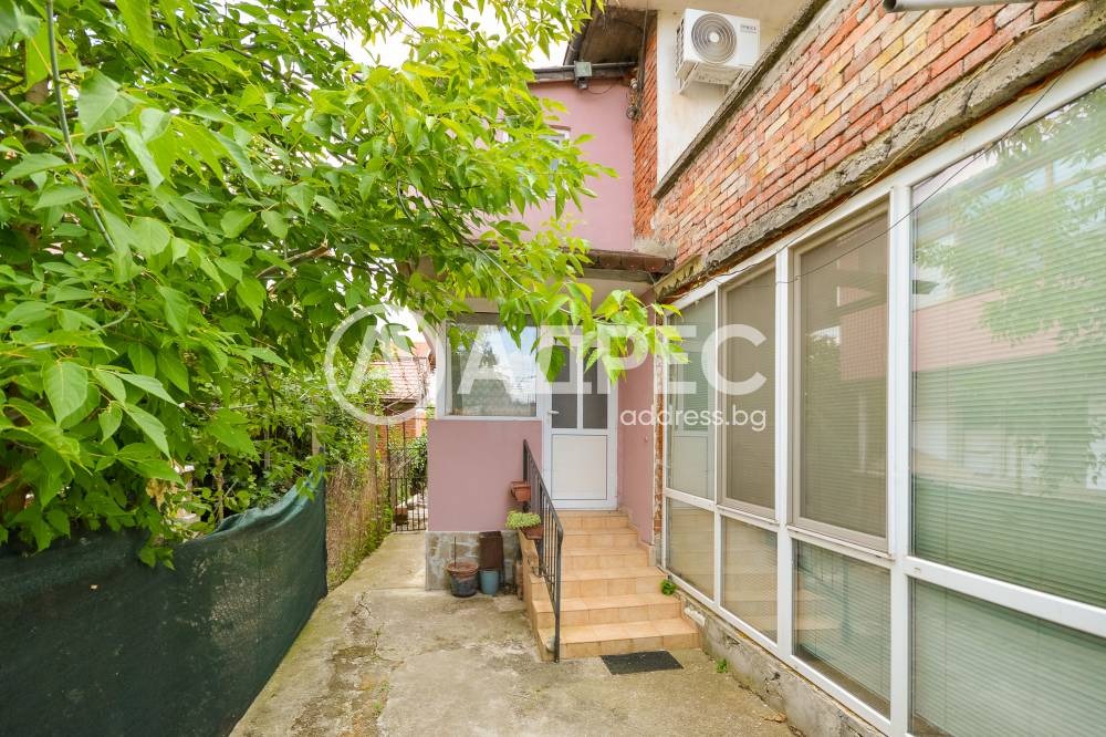 Продава ЕТАЖ ОТ КЪЩА, гр. Бургас, Долно Езерово, снимка 2 - Етаж от къща - 55446217