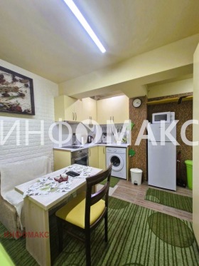 1 quarto Slaveikov, Burgas 2