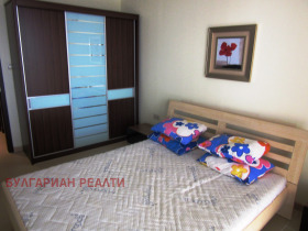 2 bedroom k.k. Zlatni pyasatsi, Varna 8