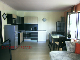 2 bedroom k.k. Zlatni pyasatsi, Varna 2