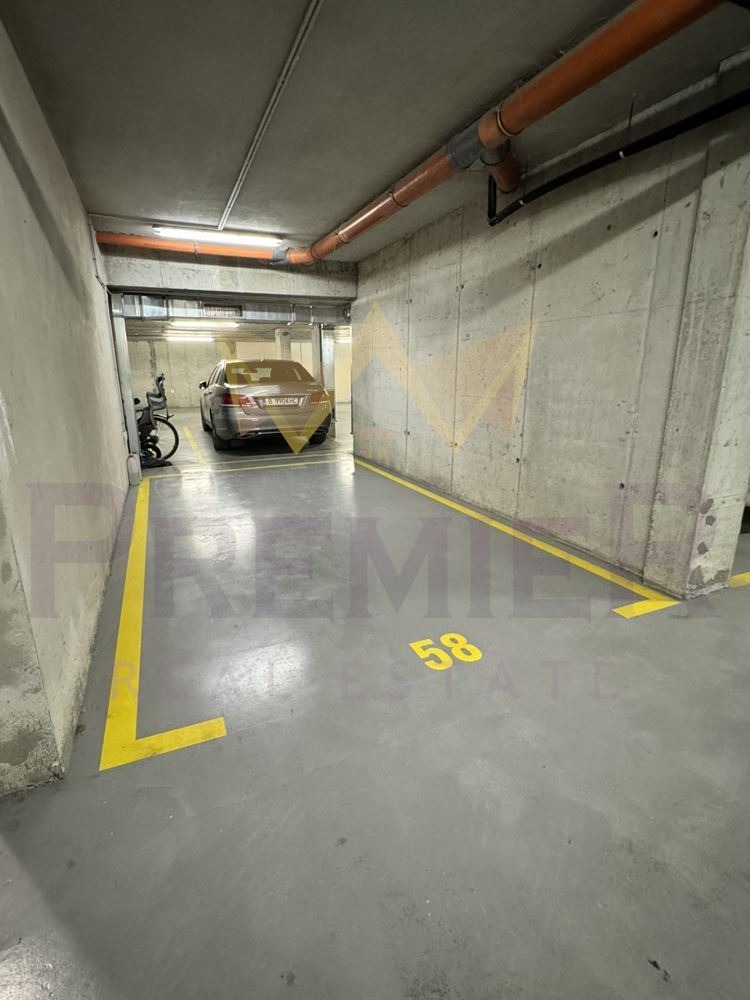 Продава ГАРАЖ, ПАРКОМЯСТО, гр. Варна, Бриз