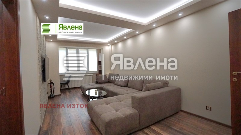 À venda  2 quartos Sofia , Strelbichtche , 77 m² | 22758136