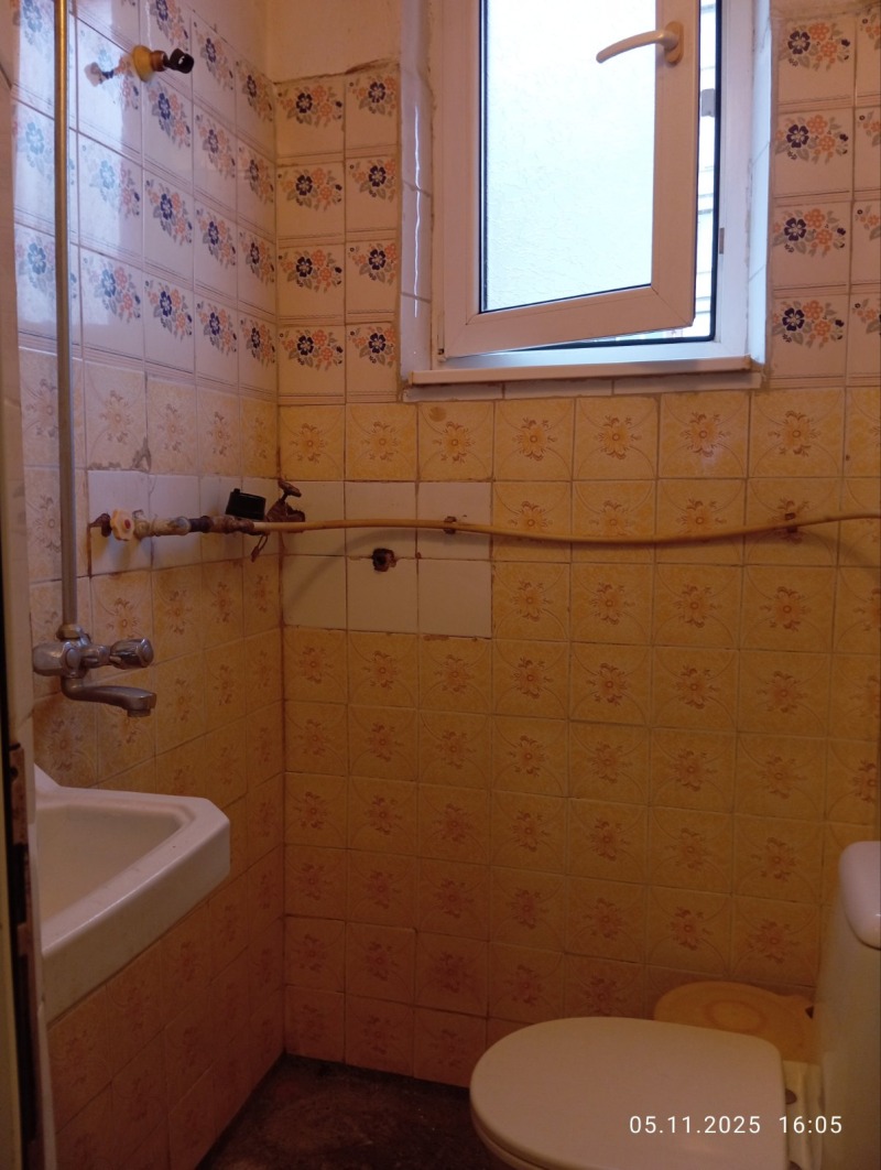 Продава ЕТАЖ ОТ КЪЩА, гр. Кюстендил, Ильо войвода, снимка 3 - Етаж от къща - 52427822