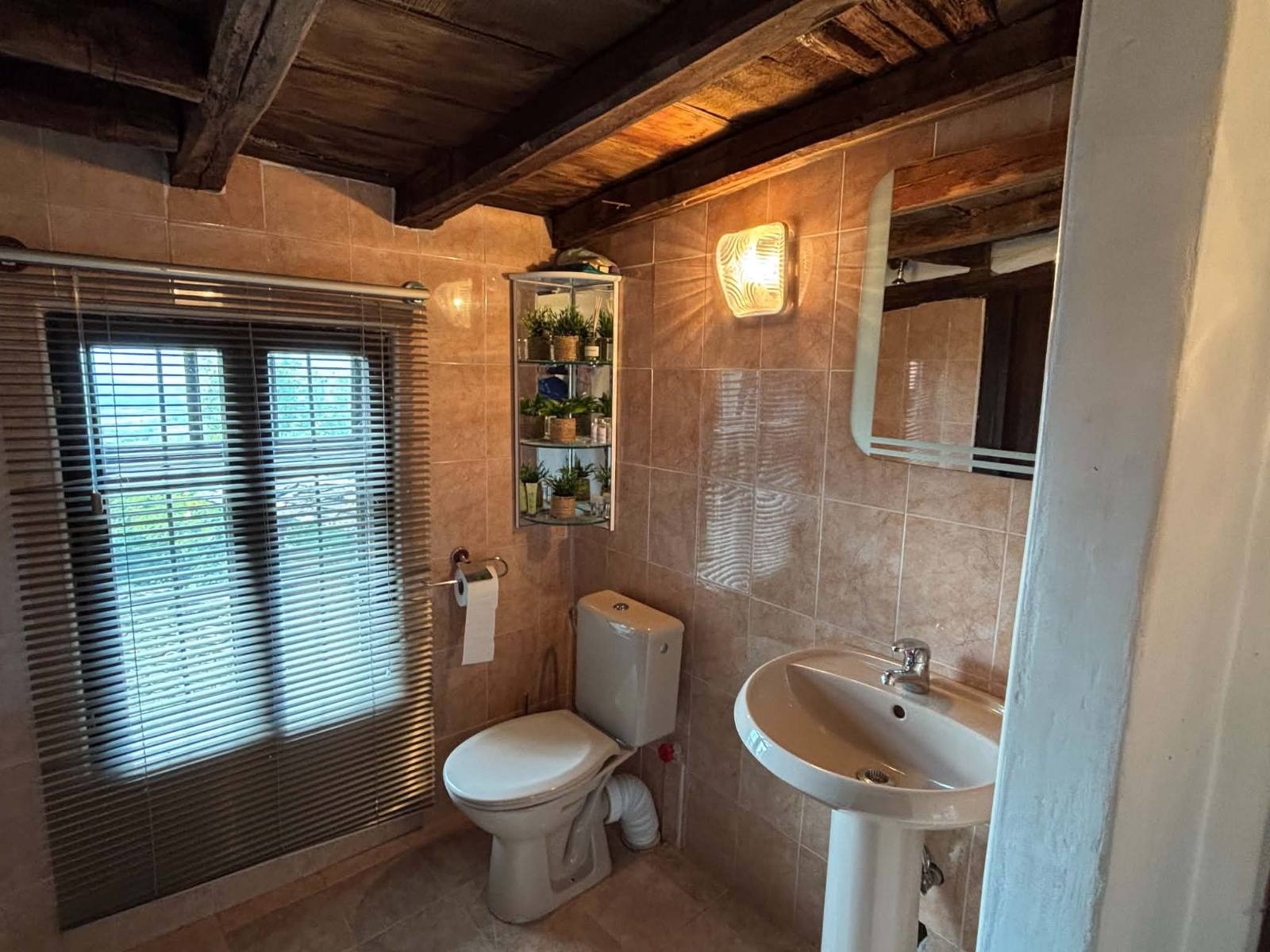 Продава КЪЩА, с. Гостилица, област Габрово, снимка 13 - Къщи - 55003032