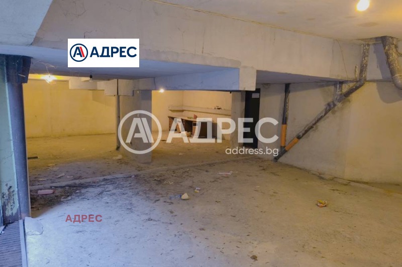 Продава ГАРАЖ, ПАРКОМЯСТО, гр. Варна, Център, снимка 2 - Гаражи и паркоместа - 53112661