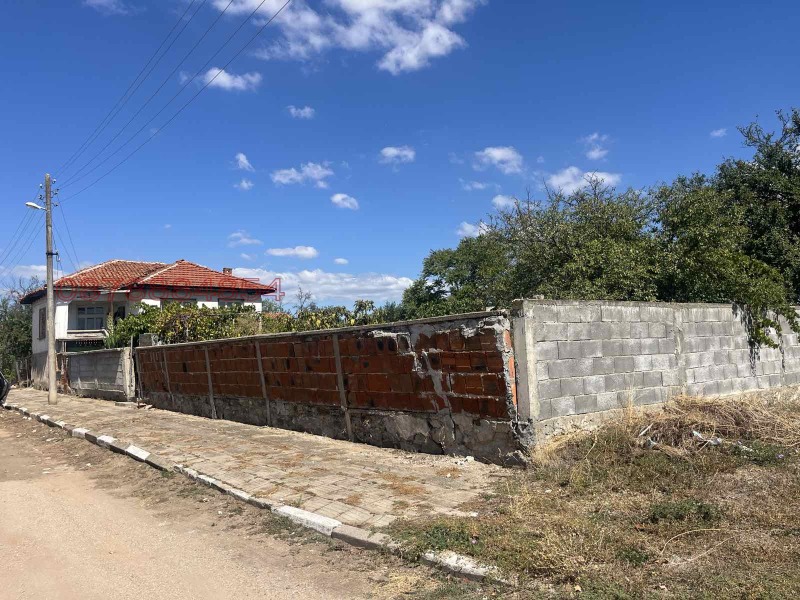 Продава КЪЩА, с. Борец, област Пловдив