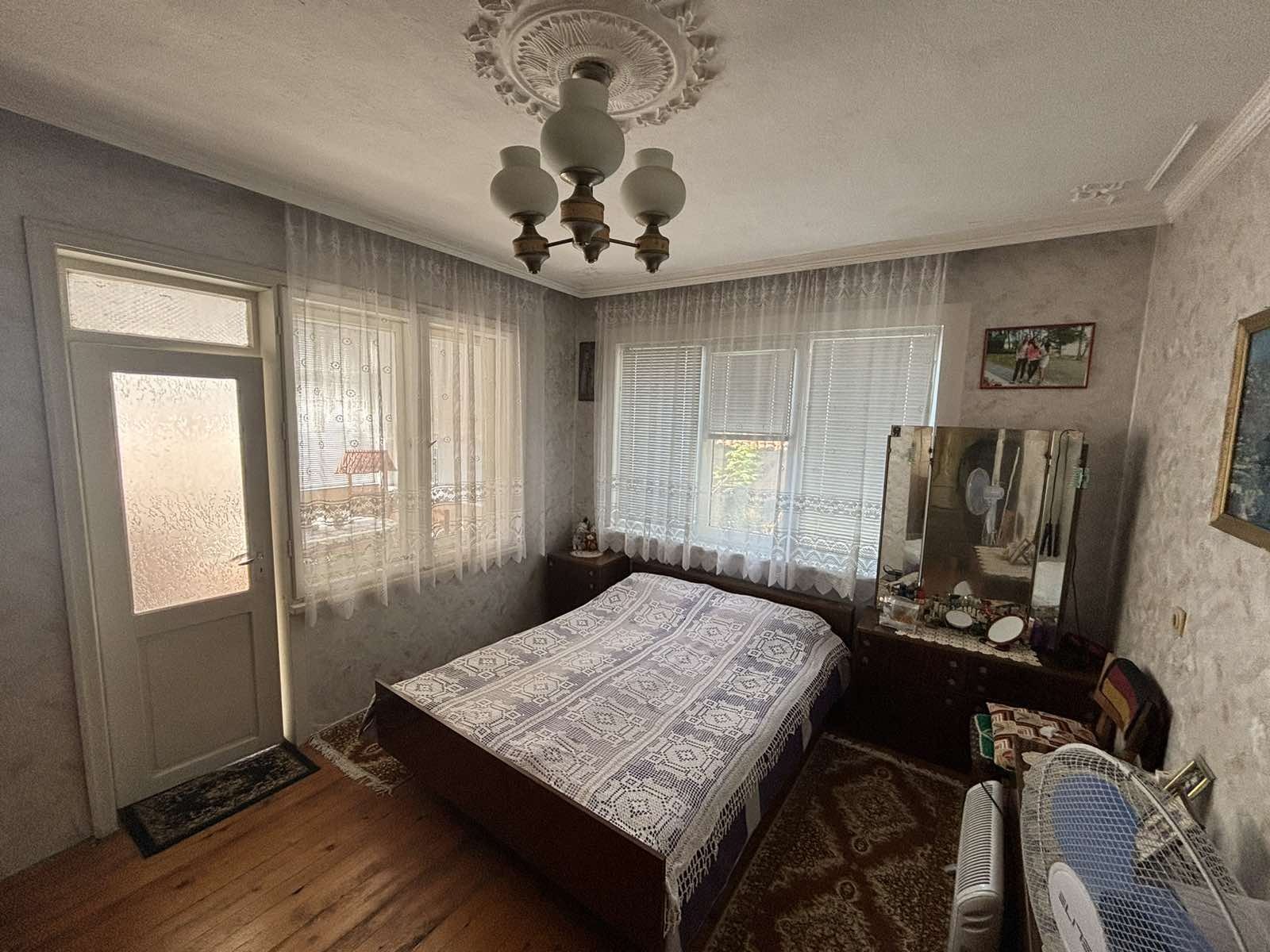Продава ЕТАЖ ОТ КЪЩА, гр. Карлово, област Пловдив, снимка 10 - Етаж от къща - 54327444