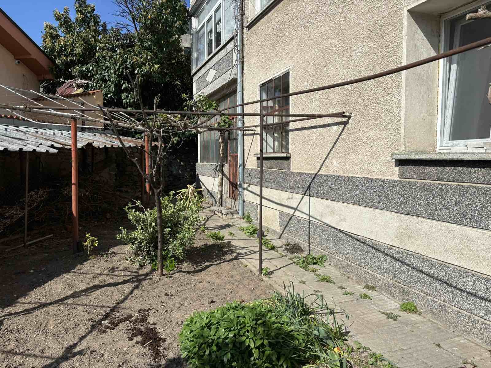 Продава ЕТАЖ ОТ КЪЩА, гр. Карлово, област Пловдив, снимка 4 - Етаж от къща - 54327444