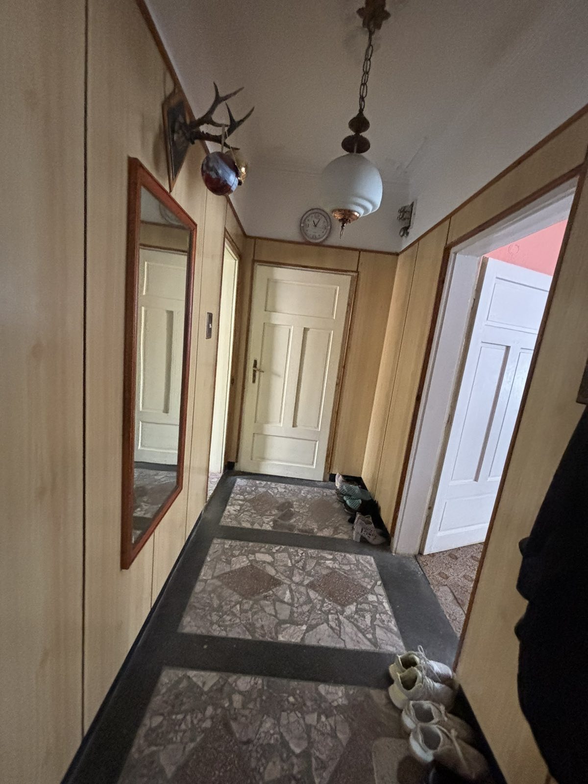 Продава ЕТАЖ ОТ КЪЩА, гр. Карлово, област Пловдив, снимка 13 - Етаж от къща - 54327444