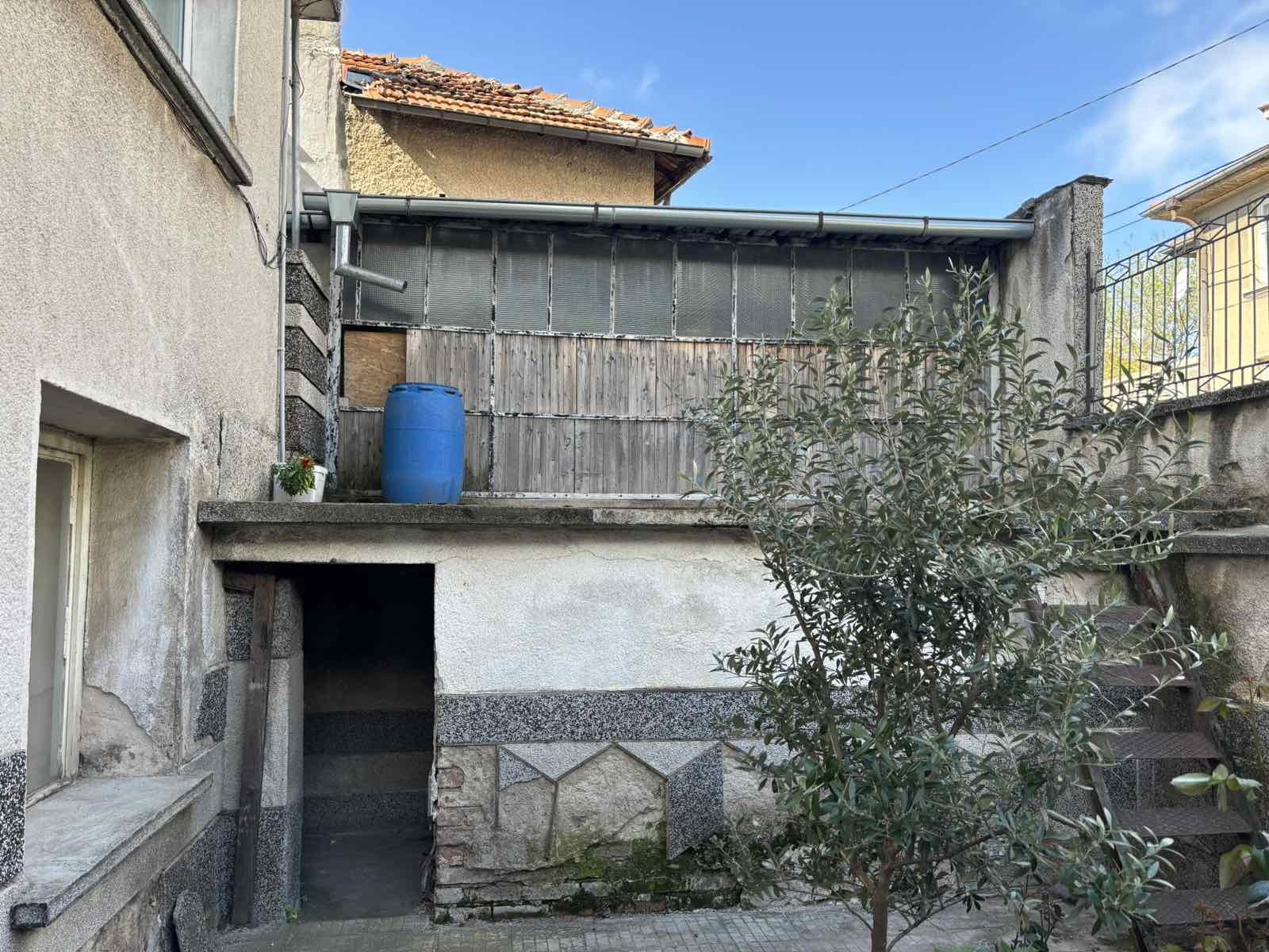 Продава ЕТАЖ ОТ КЪЩА, гр. Карлово, област Пловдив, снимка 3 - Етаж от къща - 54327444