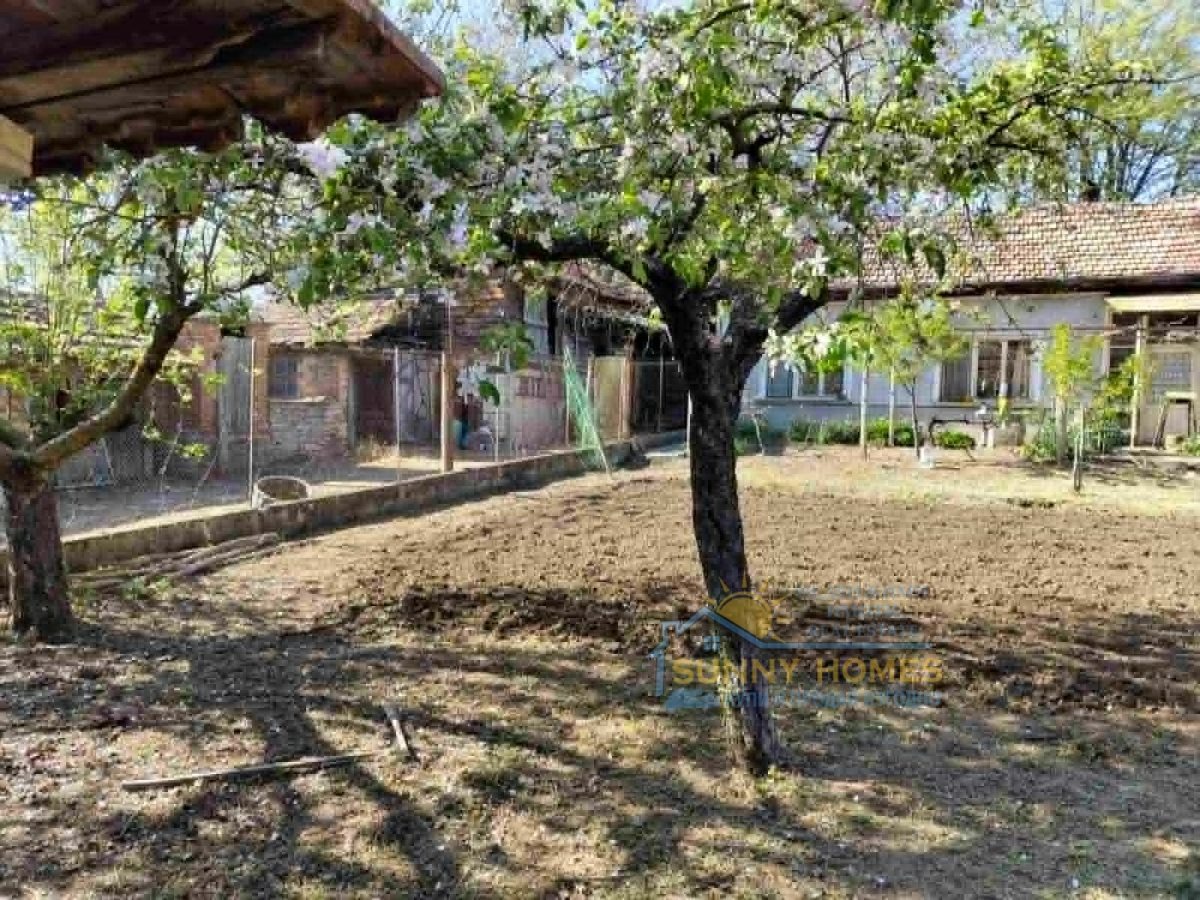 Продава КЪЩА, с. Крамолин, област Габрово, снимка 2 - Къщи - 54442114