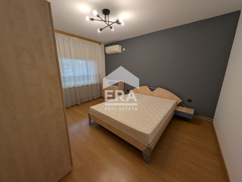 Продава 4-СТАЕН, гр. Шумен, 5-ти полк, снимка 10 - Апартаменти - 56188717