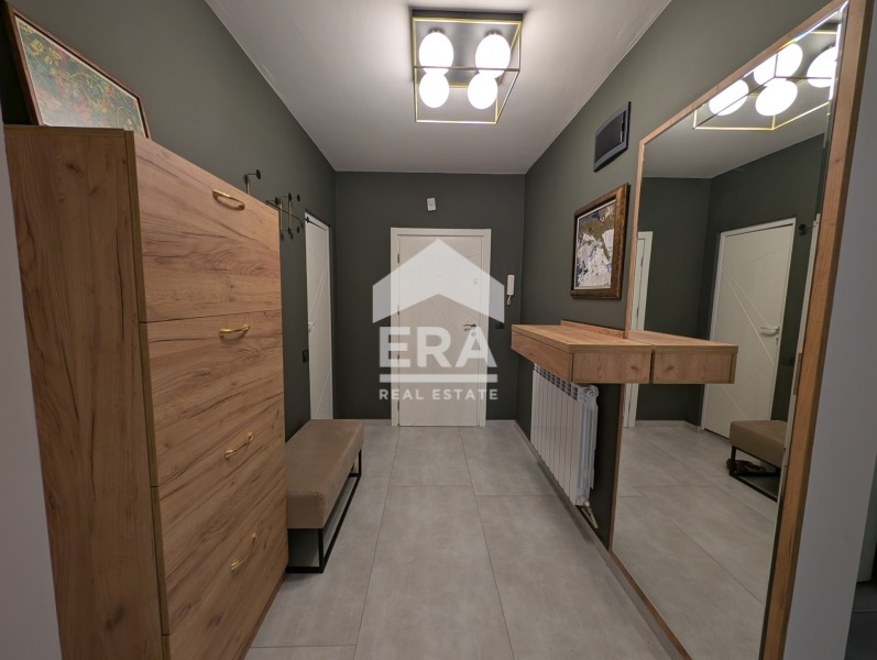 Продава 4-СТАЕН, гр. Шумен, 5-ти полк, снимка 12 - Апартаменти - 56188717