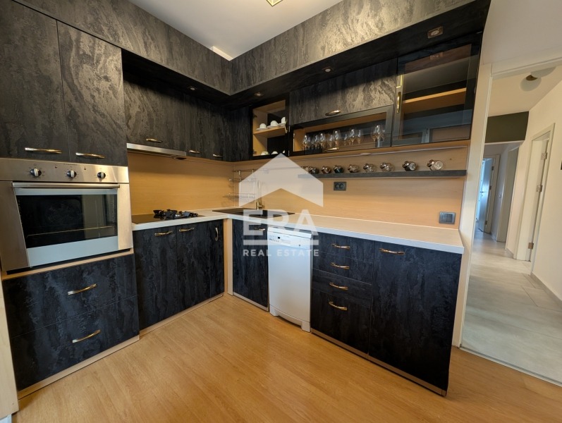 Продава 4-СТАЕН, гр. Шумен, 5-ти полк, снимка 6 - Апартаменти - 56188717