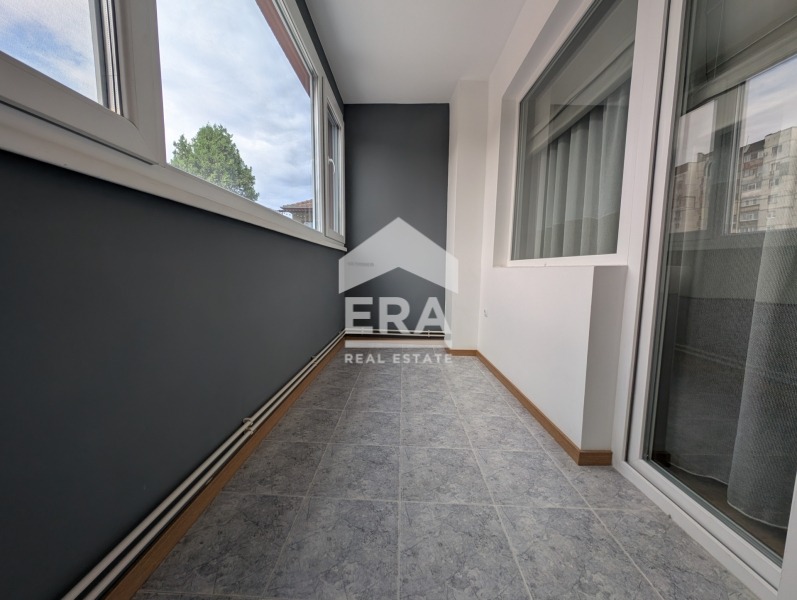 Продава 4-СТАЕН, гр. Шумен, 5-ти полк, снимка 17 - Апартаменти - 56188717