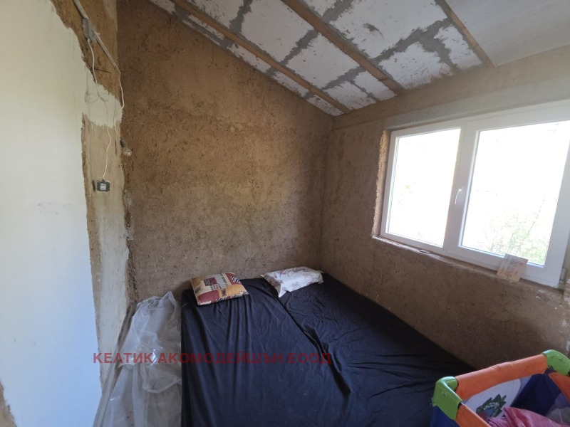 Продава КЪЩА, с. Сапарево, област Кюстендил, снимка 9 - Къщи - 52236638