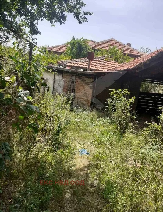 Продава КЪЩА, с. Кръстевич, област Пловдив, снимка 2 - Къщи - 52383954