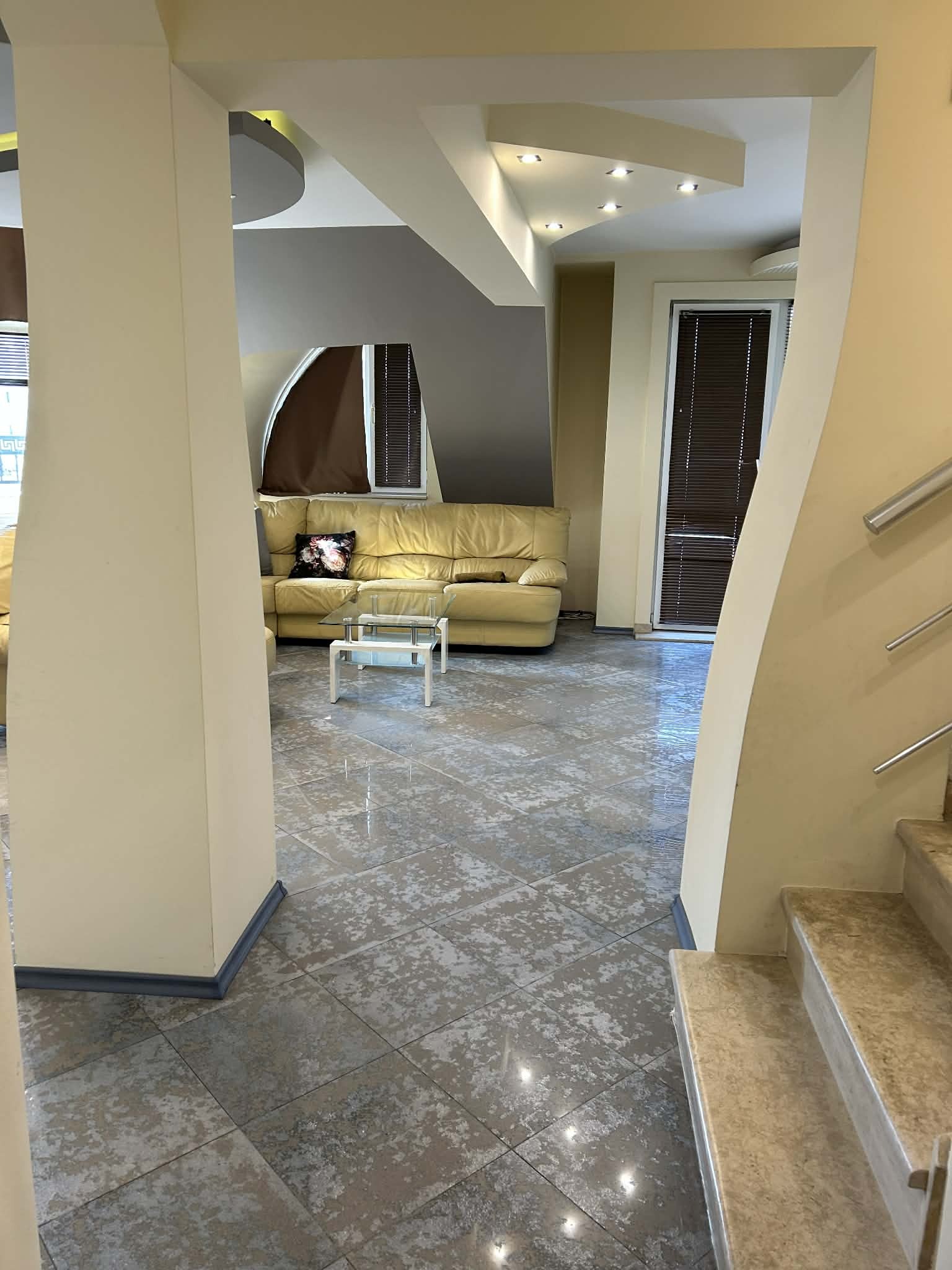 Продава 3-СТАЕН, гр. Пловдив, Кършияка, снимка 2 - Апартаменти - 53711130