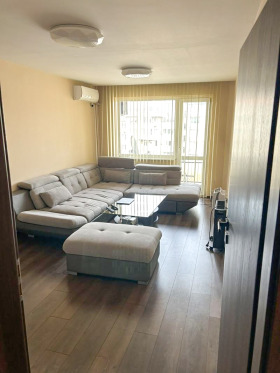 2 Schlafzimmer Oborishte, Sofia 9