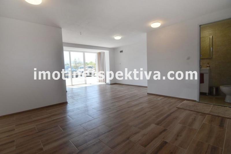 Til salgs  Studio Plovdiv , Kjusjuk Parisj , 44 kvm | 40052325