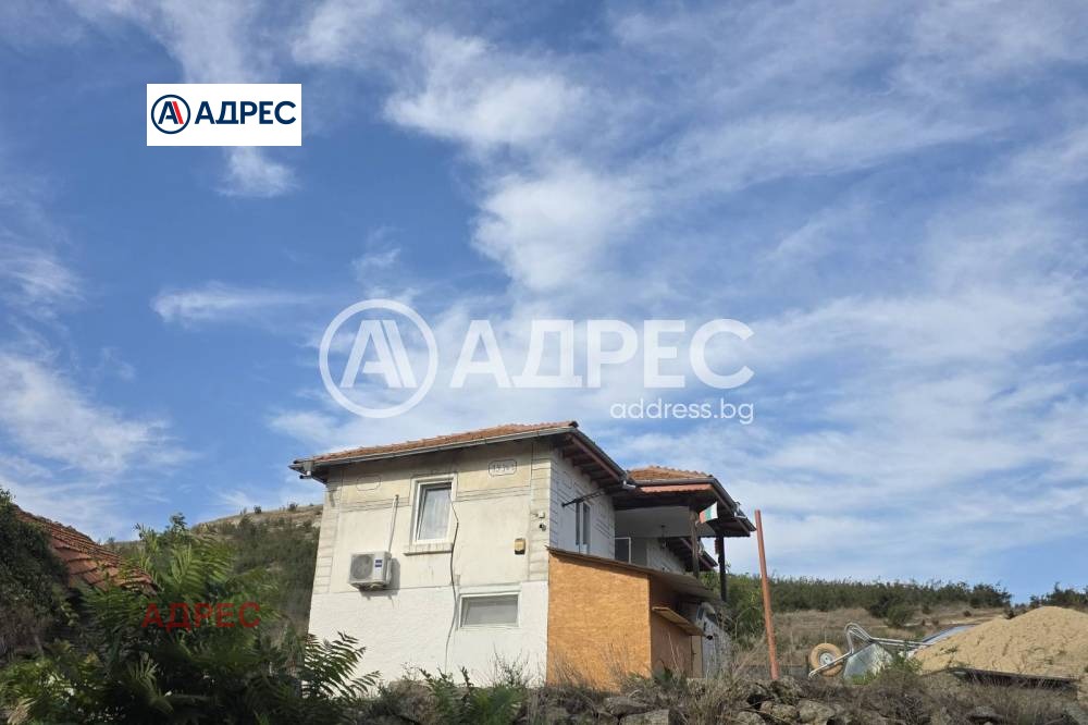 Продава КЪЩА, с. Падина, област Варна