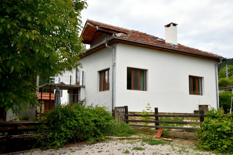 Продава КЪЩА в област Габрово, с. Гостилица - 165 кв.м / 149 995 € » 293 364.72 лв., ЯНТРА ХОУМС