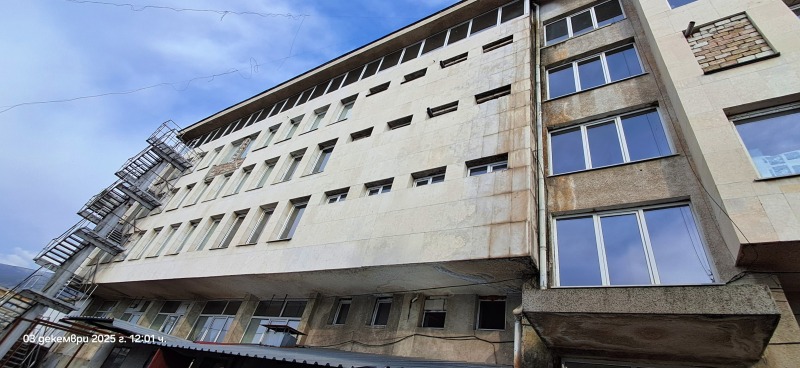 Продава ПРОМ. ПОМЕЩЕНИЕ, гр. Карлово, област Пловдив, снимка 2 - Производствени сгради - 52659745