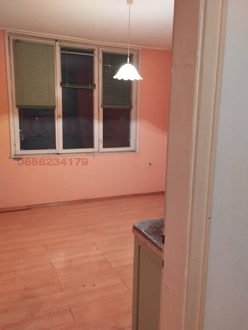 Продава 1-СТАЕН, област Сливен, гр. Нова Загора • 81000 лв. / 41414.64 € • 56187812 1